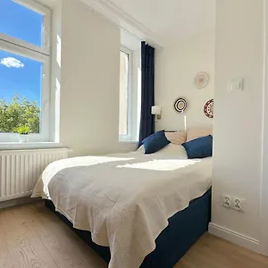 Apartament Seredino Navy Apartment- Modern Comfort In A Quiet Location, 5 Minutes To Old Town & Seaside, Gdańsk